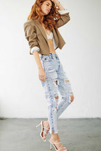 Load image into Gallery viewer, High Rise Light Wash Cropped Mom Jean