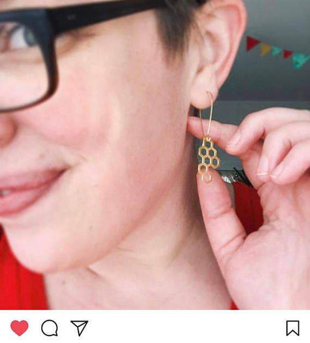 A Tea Leaf Jewelry - Honeycomb Earrings | Small Gold